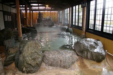 筑後川温泉 虹の宿ホテル花景色 水広場